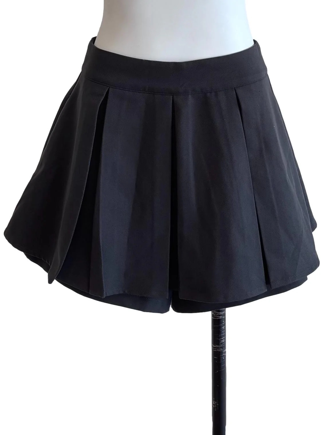 Anchor Grey Pleated Skorts