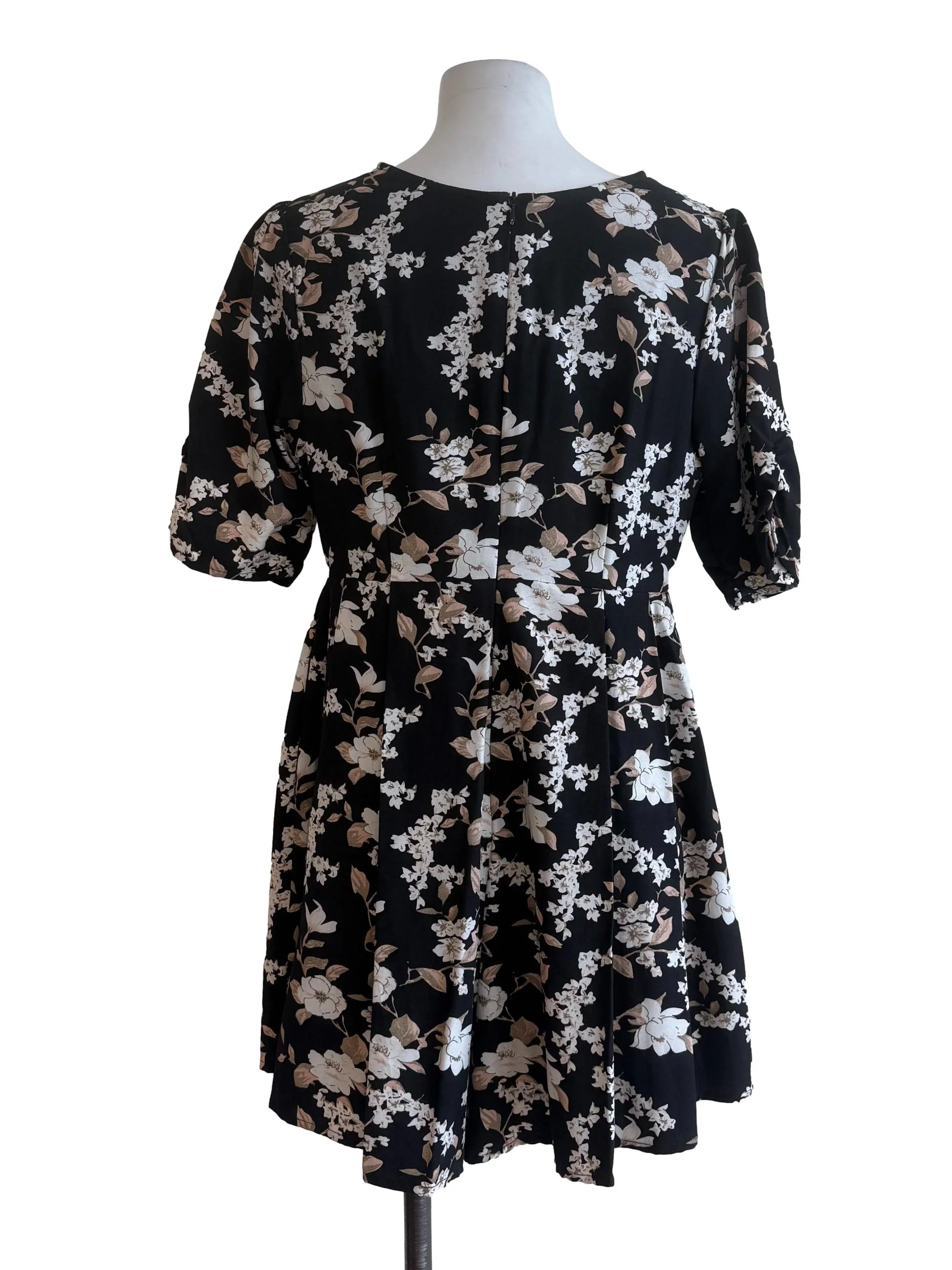 Black Floral Pleated Romper - Image 2