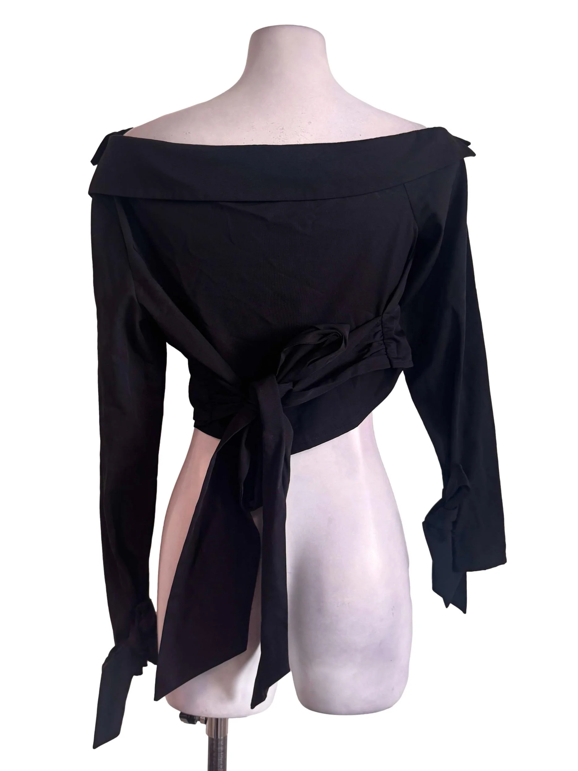 Black Long Sleeves Crop Top - Image 2