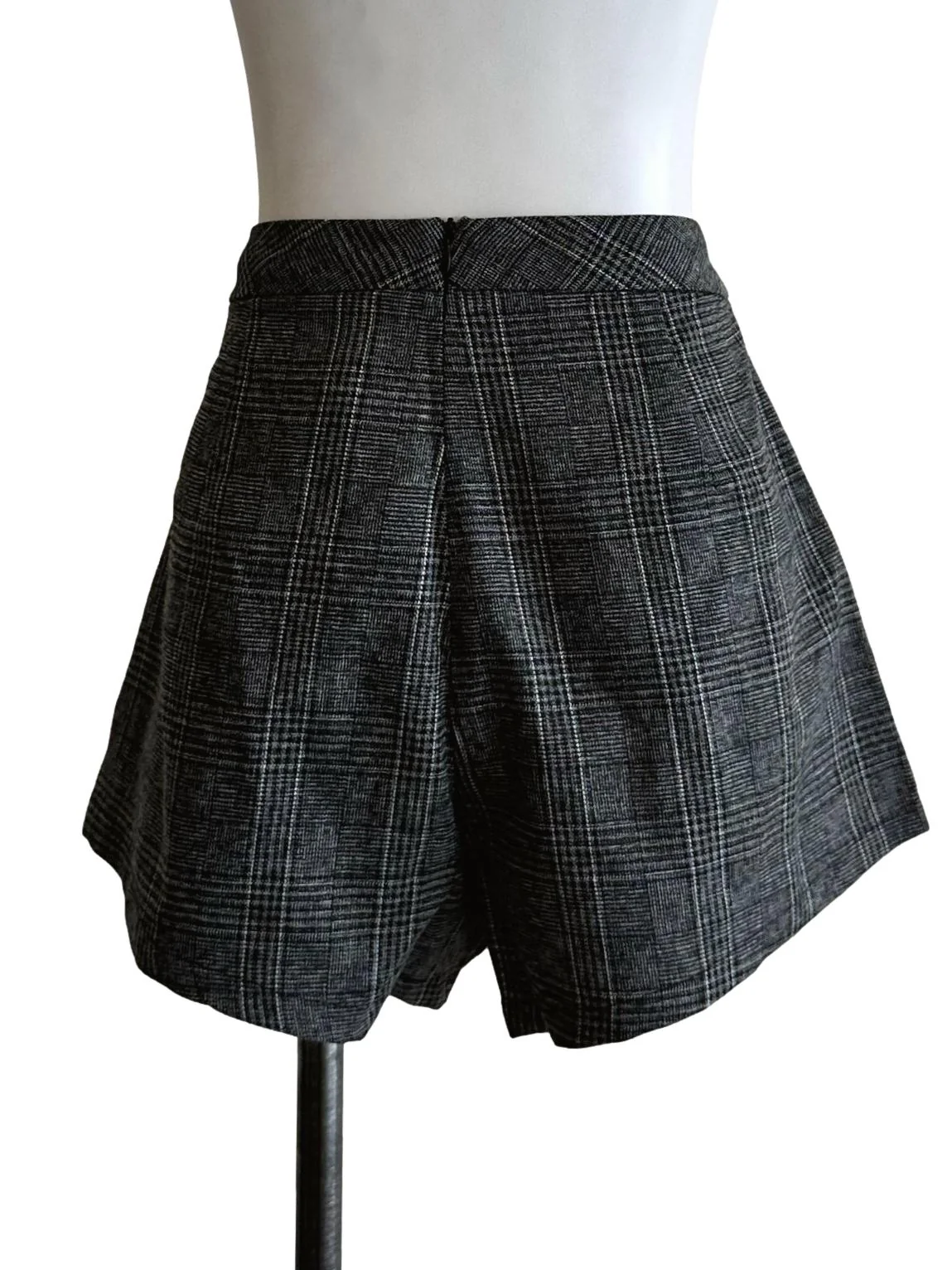 Black Shepherd'S Check Pattern Skort - Image 2