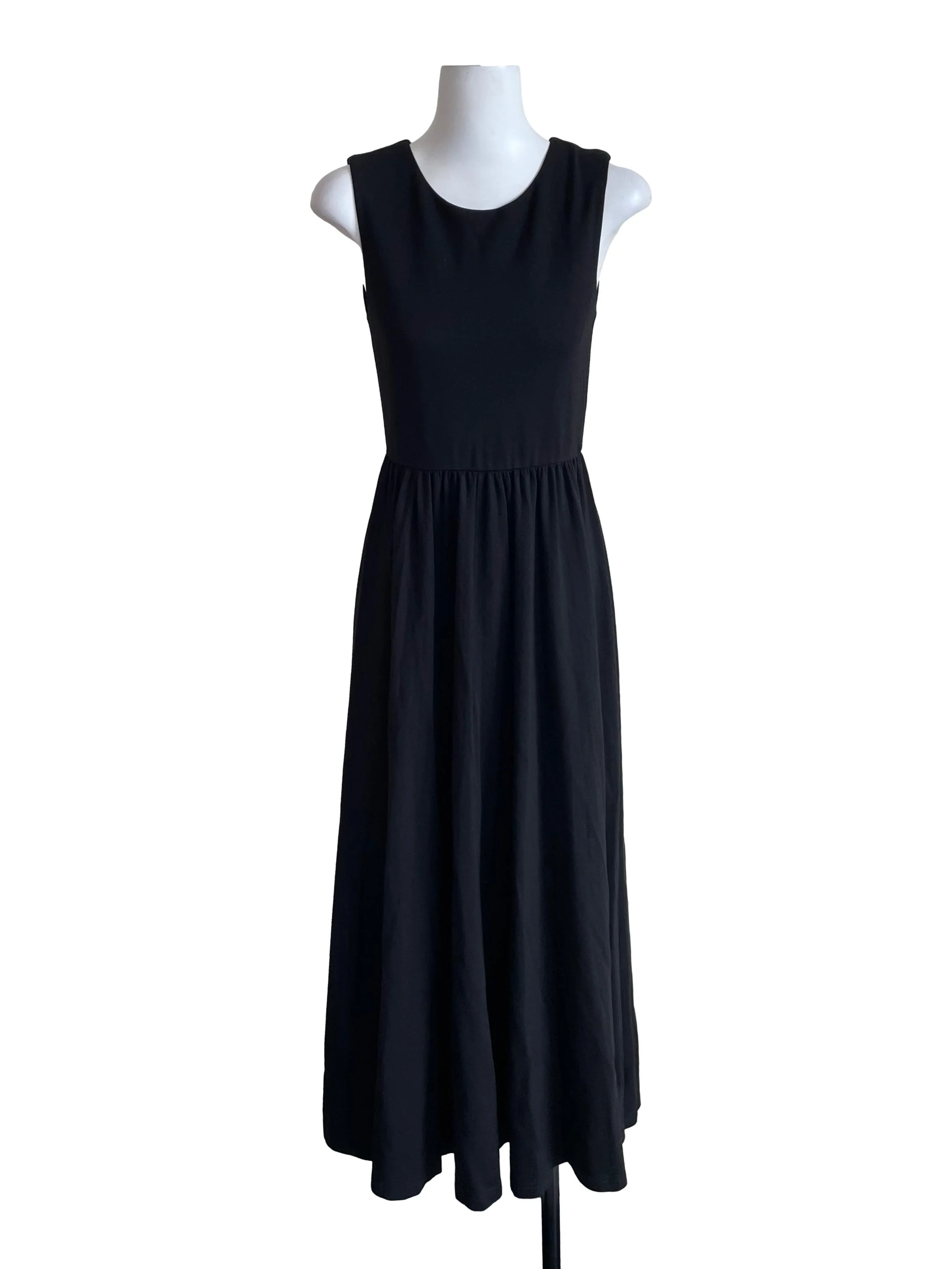 Black Sleeveless Bouffant Dress
