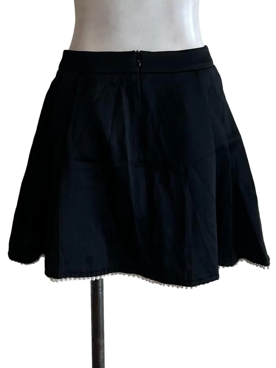 Black Textured Pleated Skirt - Image 2