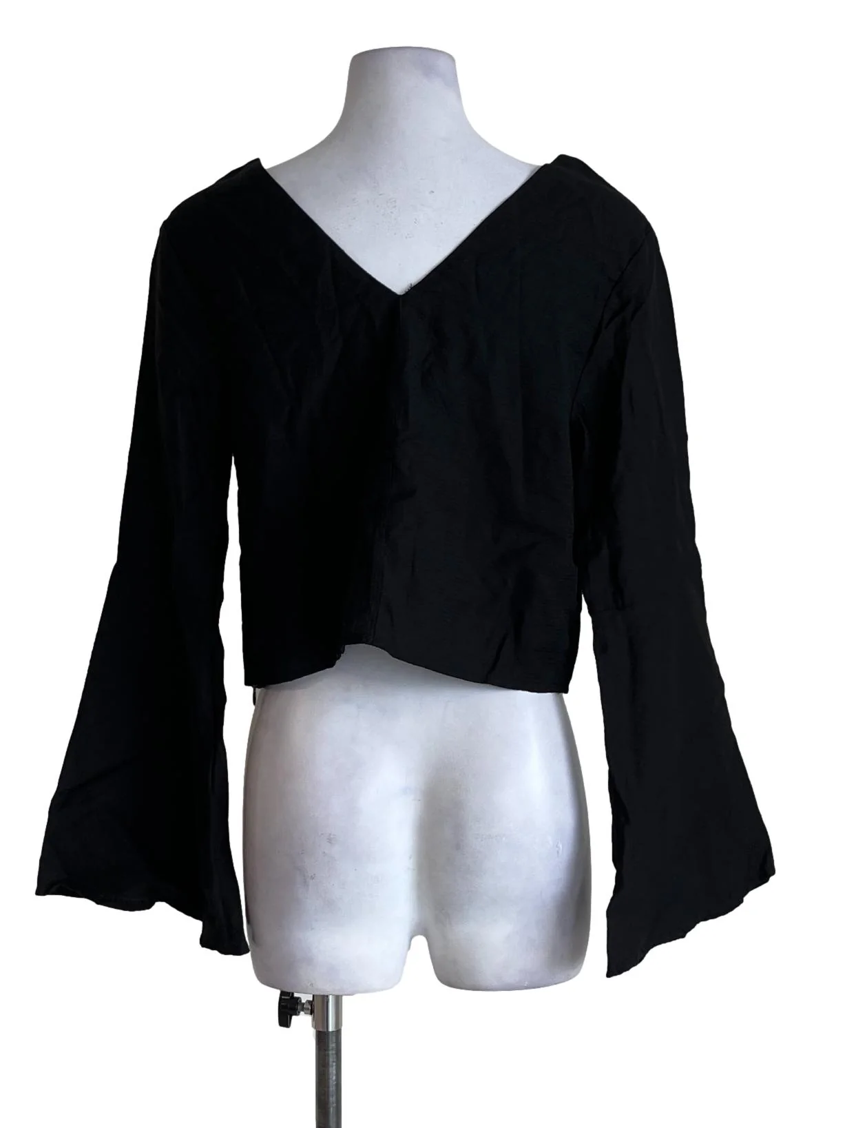 Black V-Neckline Crop Top - Image 2