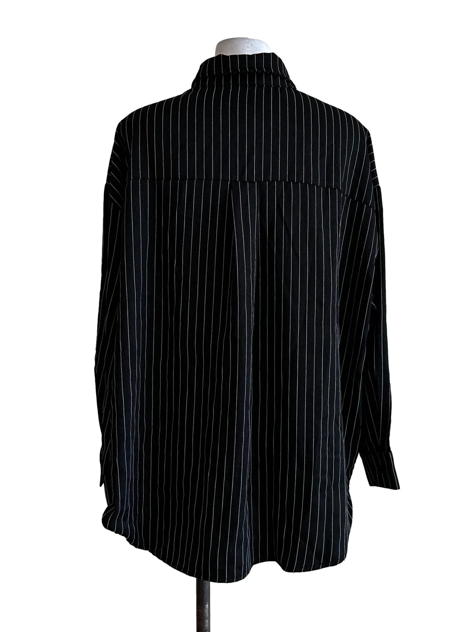 Black With White Stripes Pattern Collar Blouses - Image 2