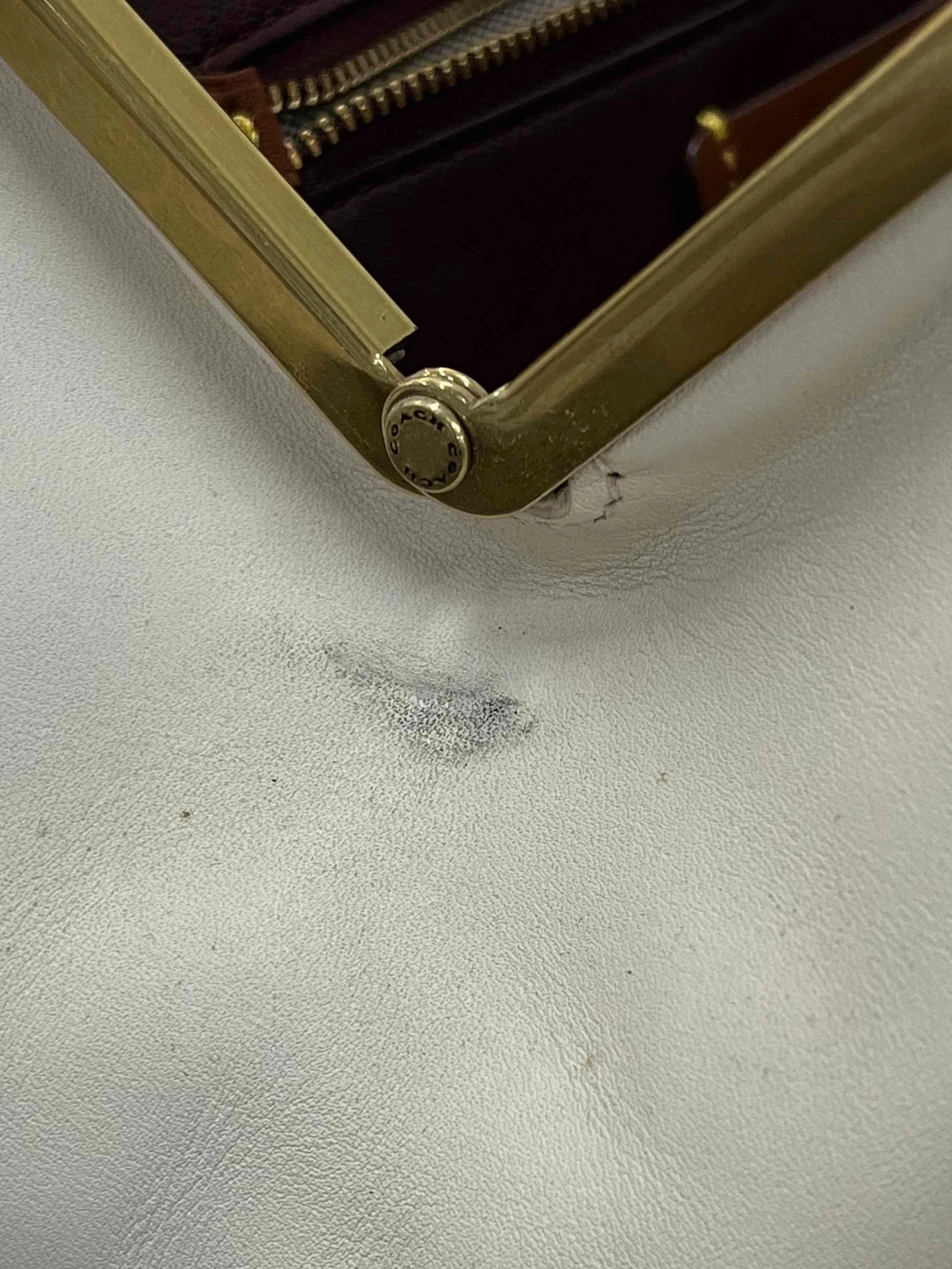 Brown Kisslock Handbag - Image 8
