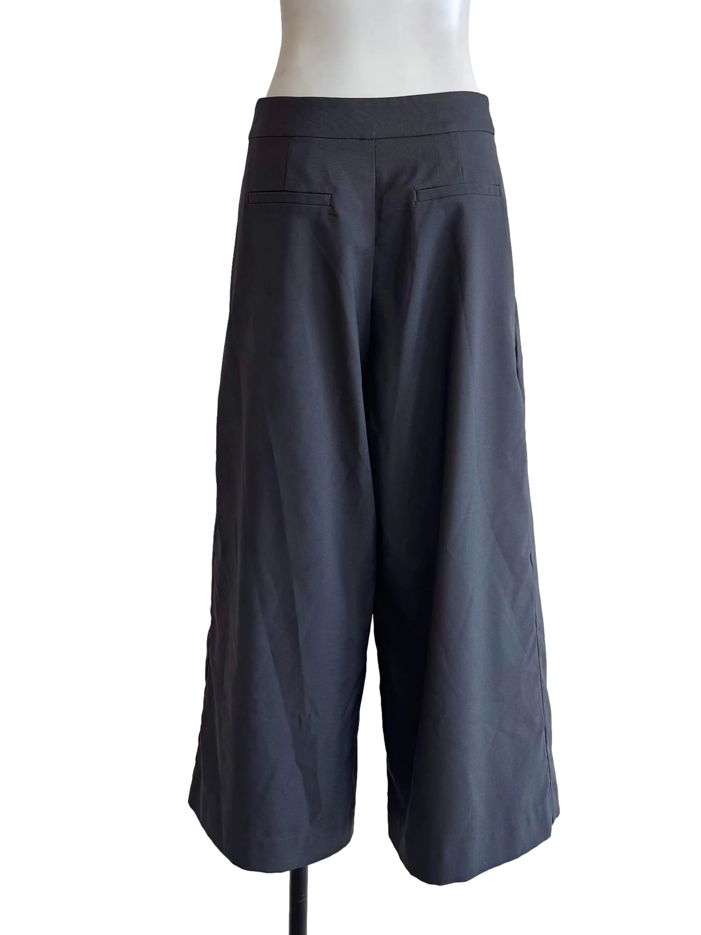 Charcoal Grey Cropped Wide-Leg Pants - Image 2