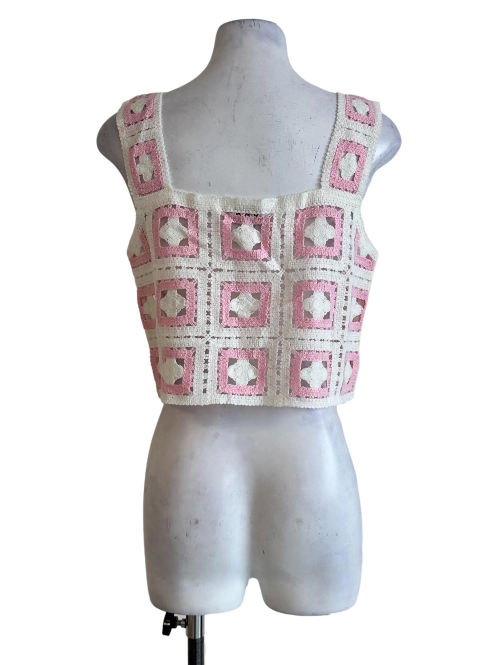 Cream White Embroidery Knit Sleeveless Top - Image 2