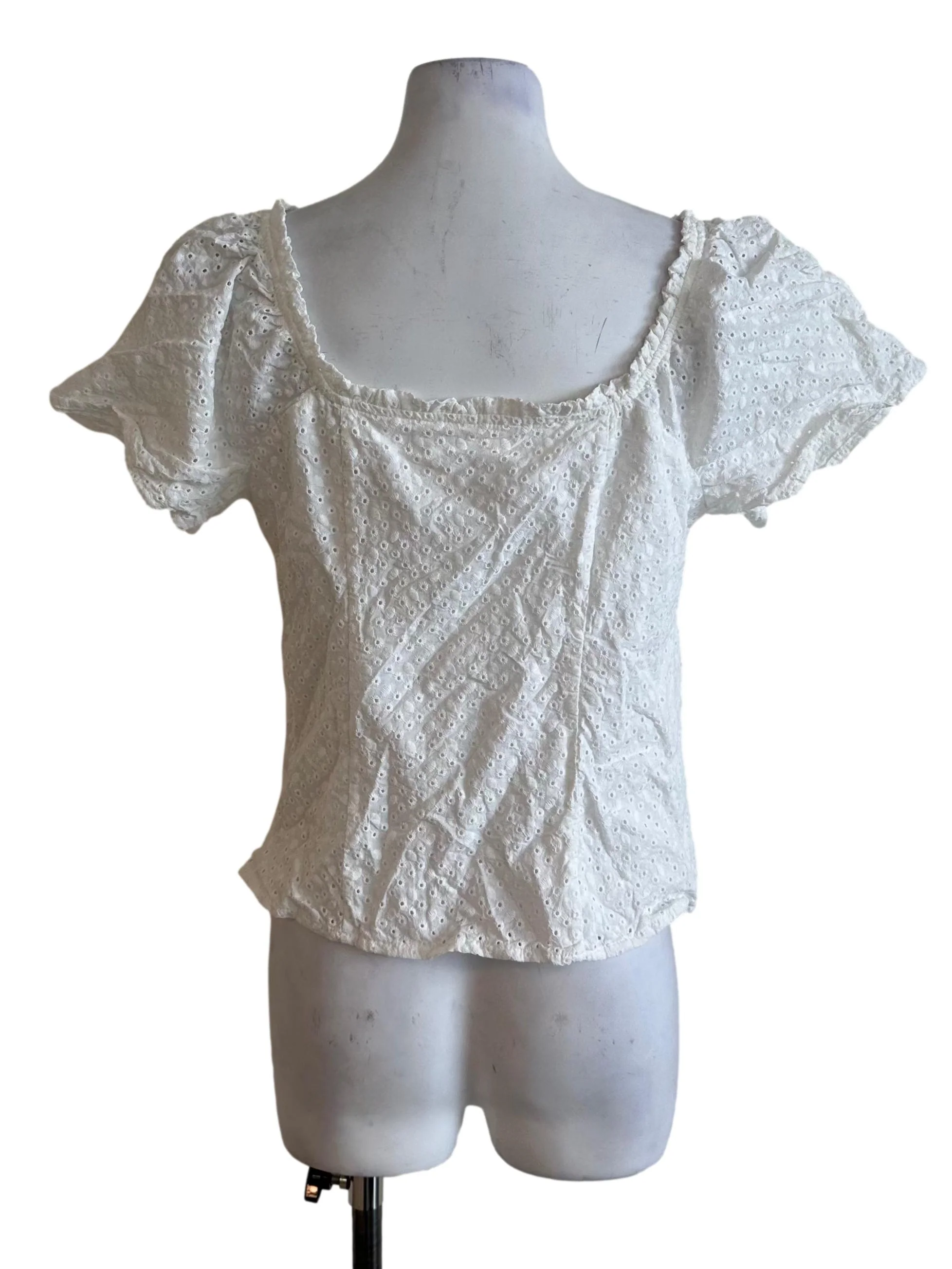 Ivory White Textured Eyelet Embroidery Ribbon Top - Image 2