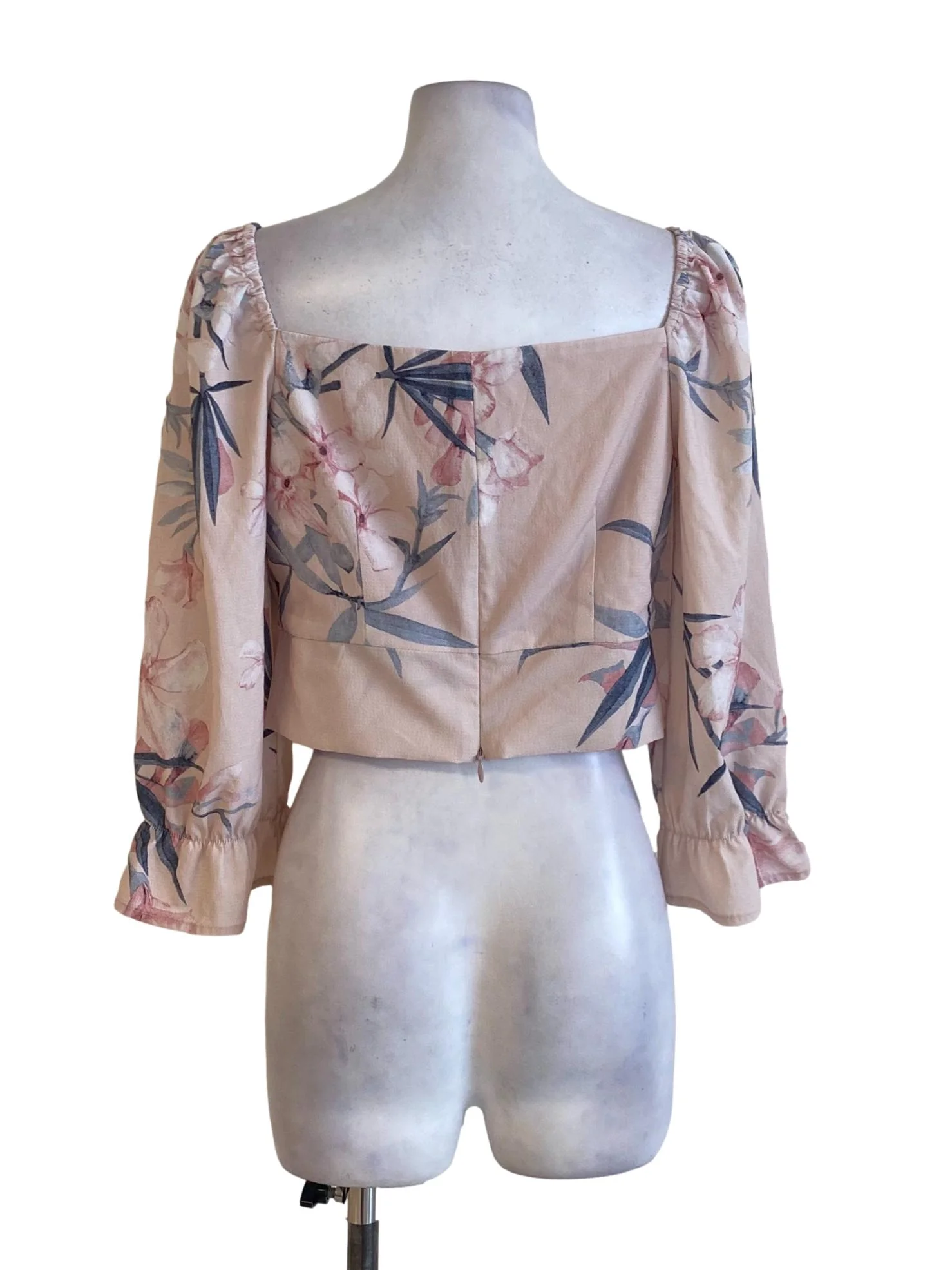 Lemonade Pink Floral Summer Poet Buttoned Down Cropped Blouse - Image 2