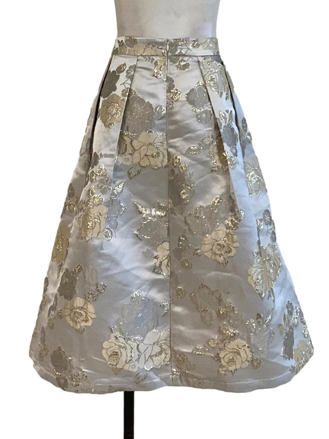 Light Grey Floral Jacquard Skirt - Image 2