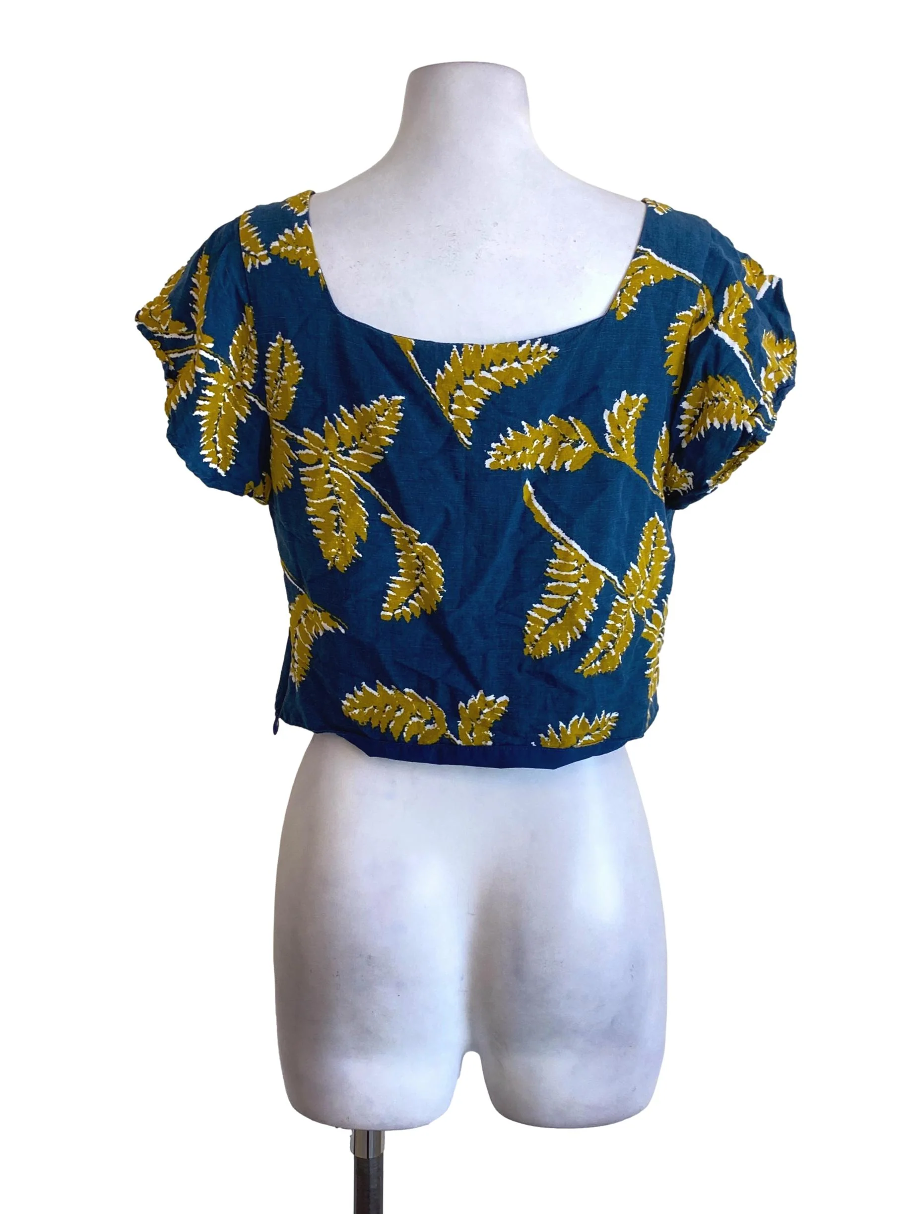 Navy Blue Petal Printed Drop Shoulder Sleeved Cropped Top - Image 2