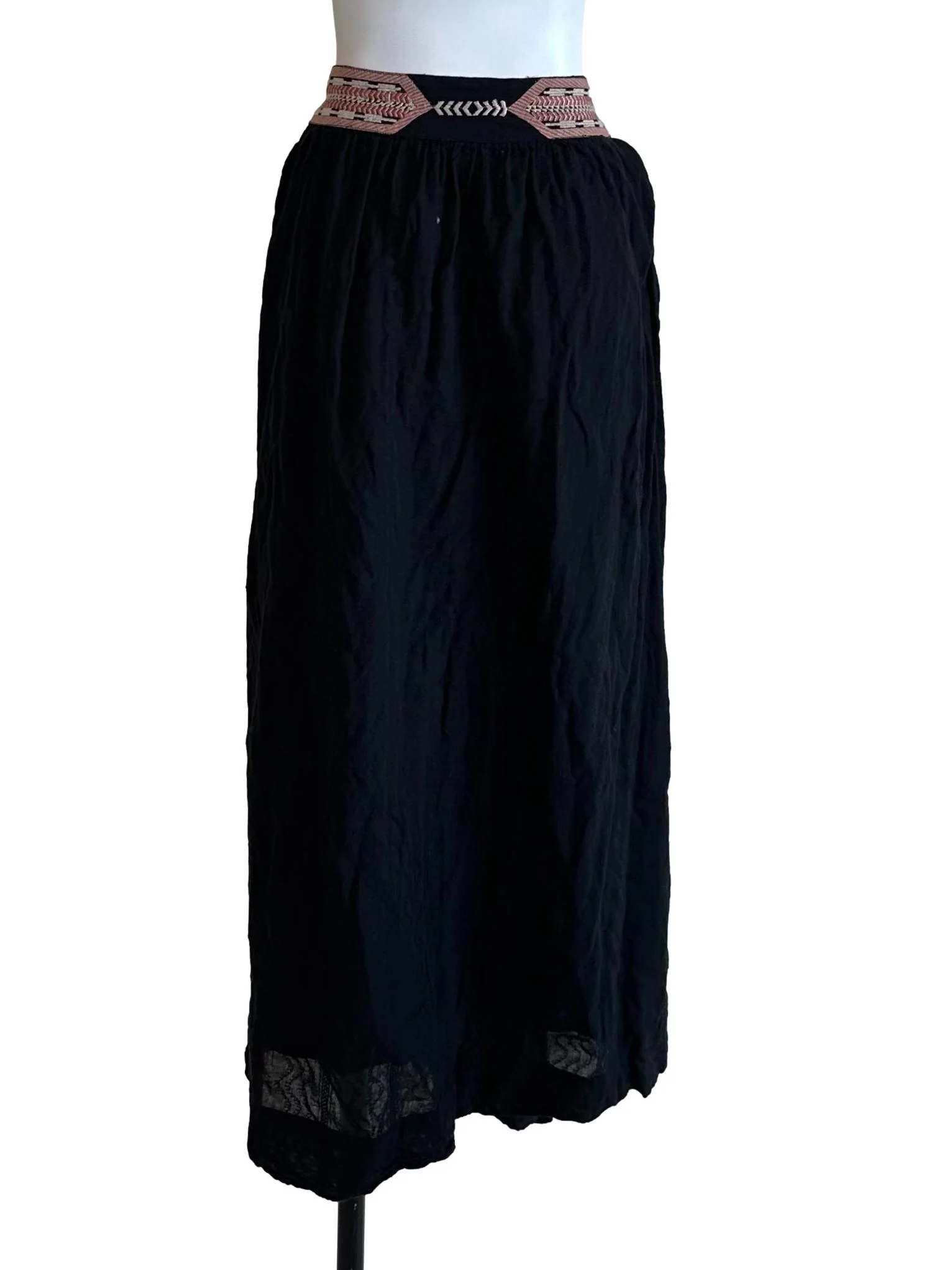 Onyx Black Embroidery Button Slit Skirt - Image 2