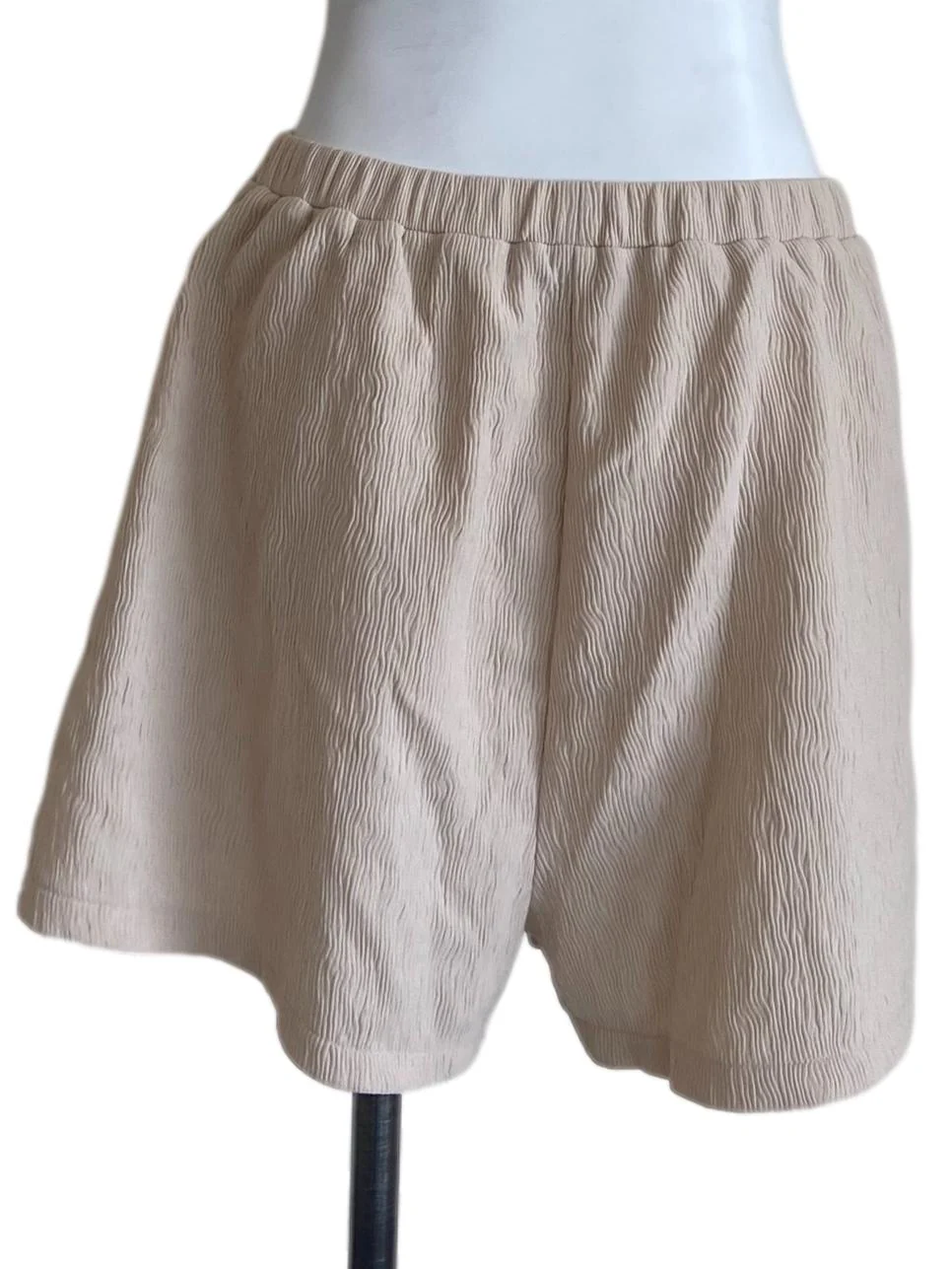 Parchment Beige Front Pocket Shorts - Image 2