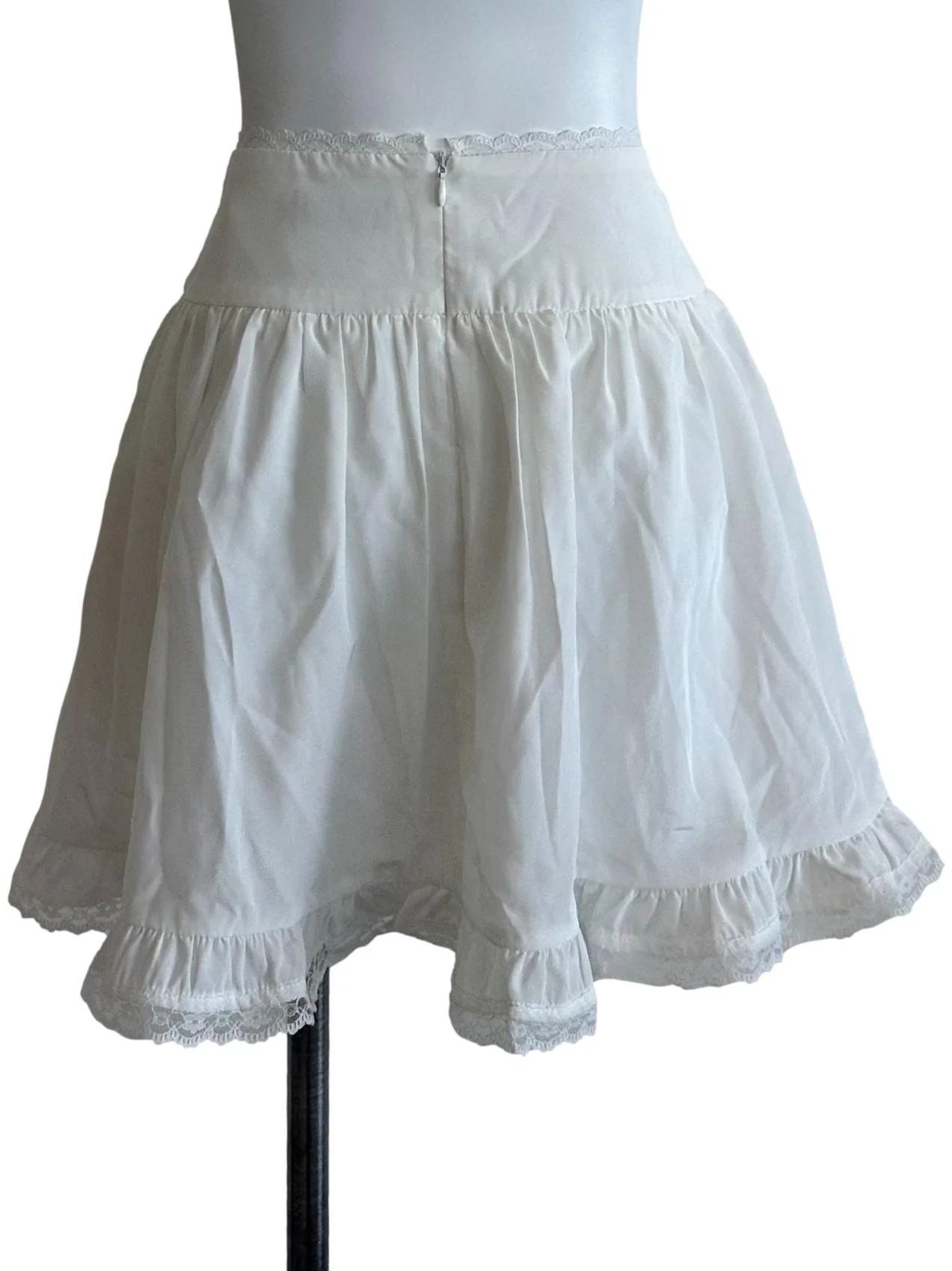 Pearl White Lace Border Ruffle Skorts - Image 2