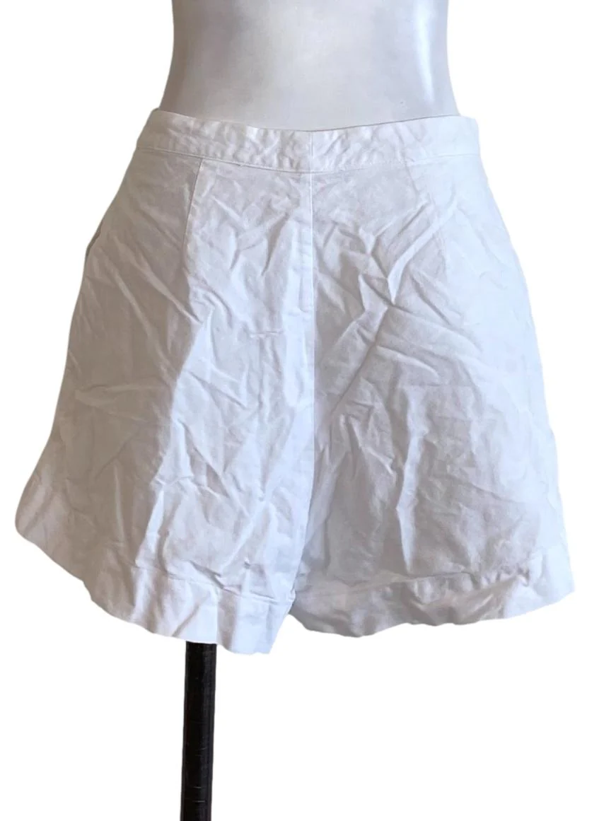 Pure White Buttoned Waist Fit Cropped Shorts - Image 2