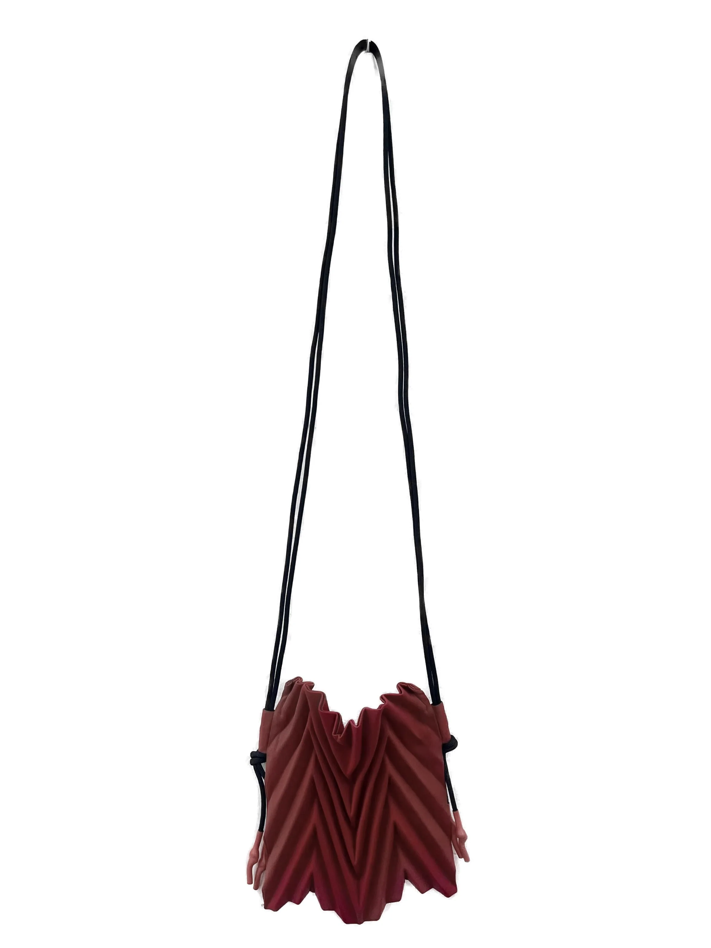 Red Stretchable Pleated Shoulder Bag With Black Adjustable Straps - Image 2