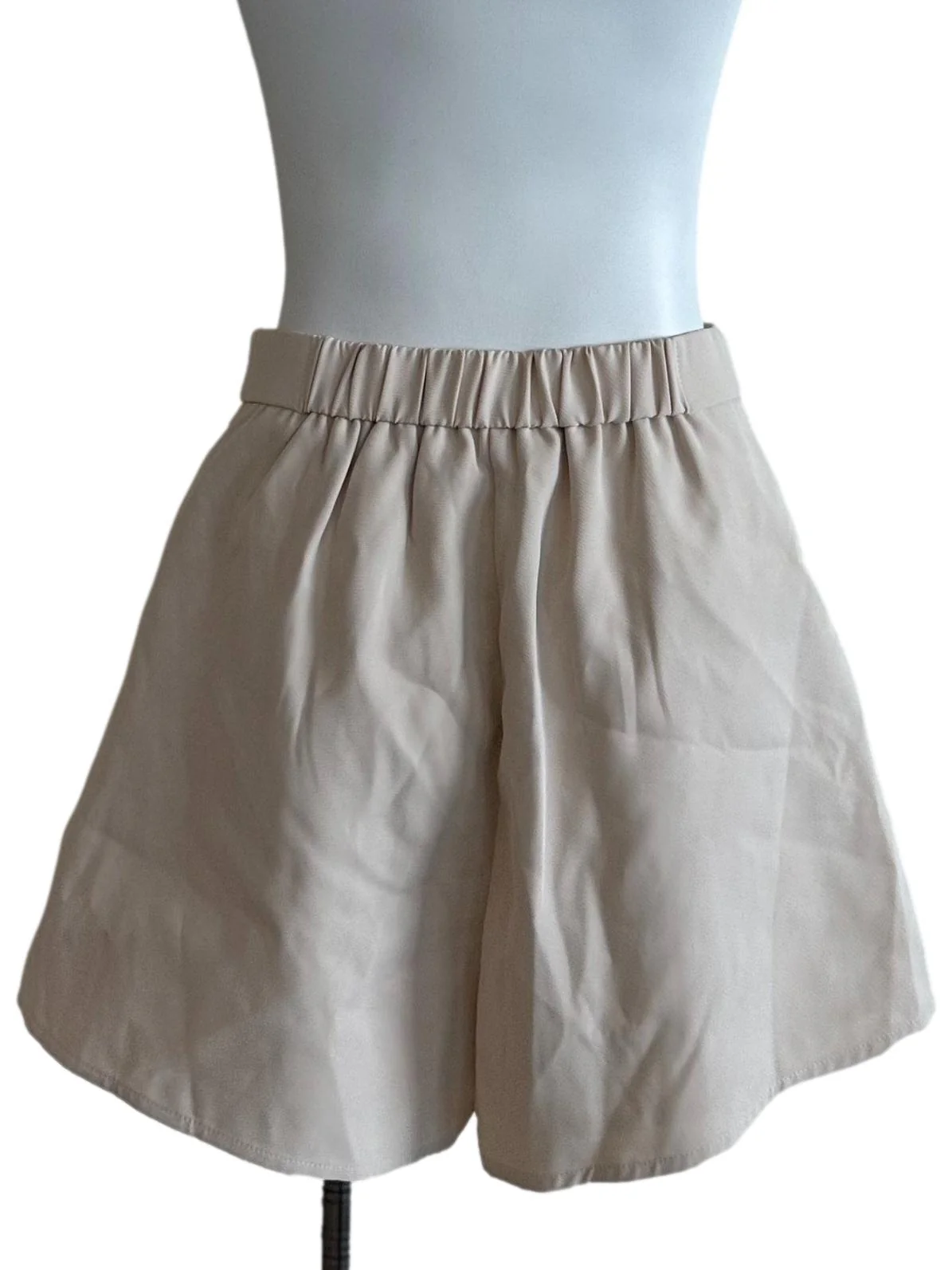 Sand Beige Box Pleated Shorts - Image 2