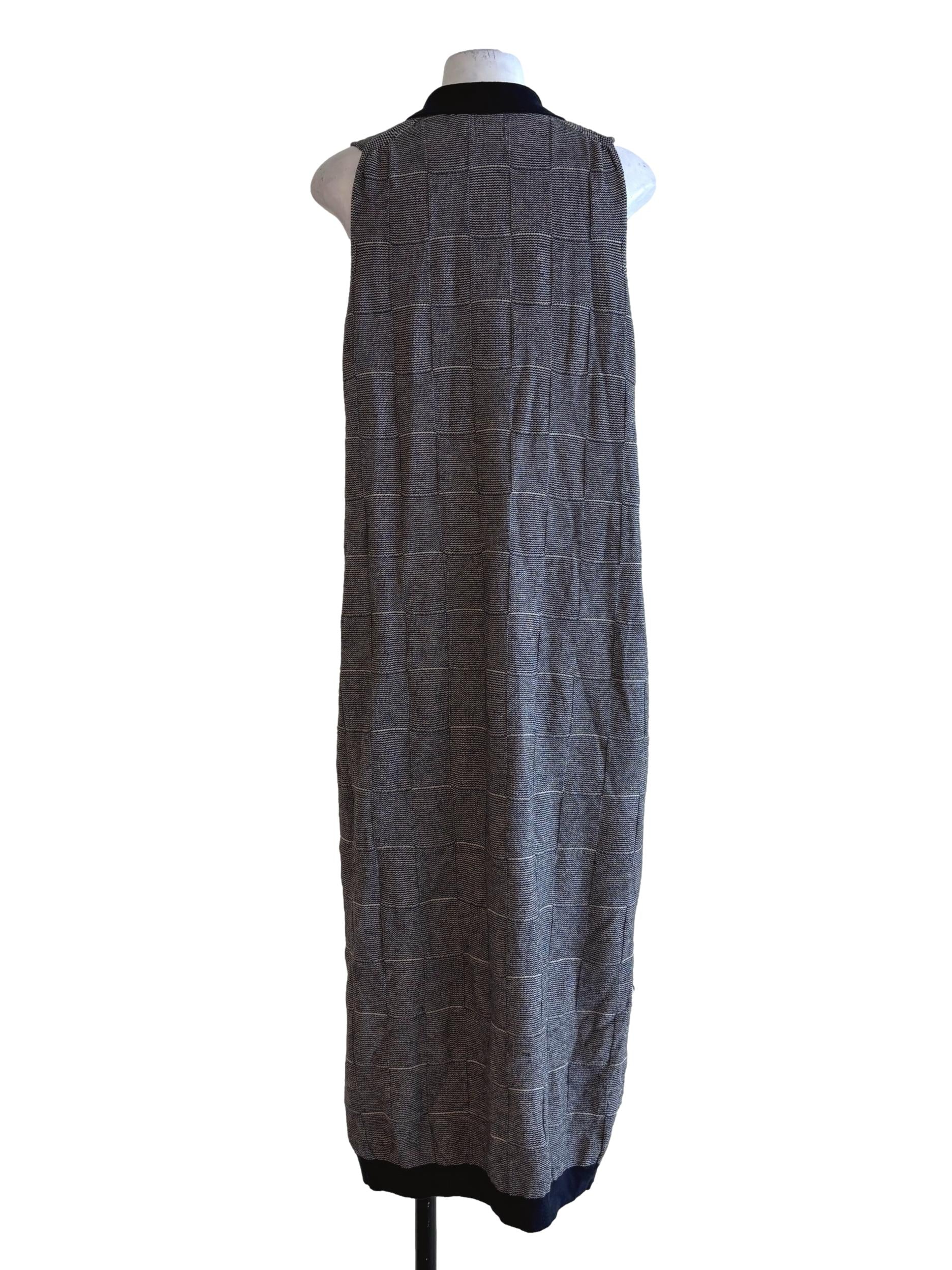 Snow Grey Sleeveless Cotton Straight Dress - Image 2