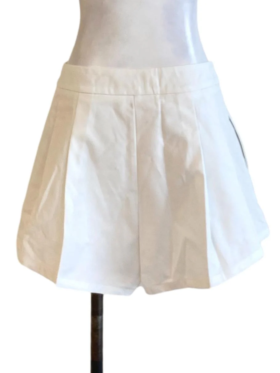 Soft White Box Pleated Buttoned Waist Regular Fit Shorts - Image 2