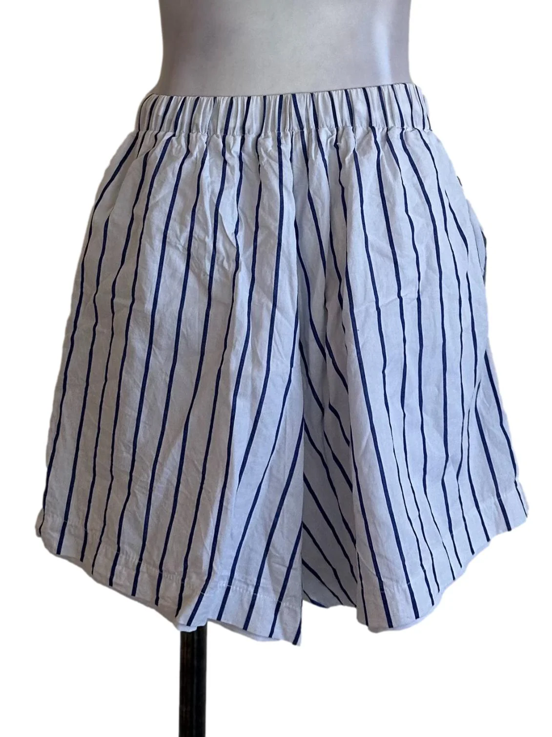 White Blue Stripe Elastic Waist Shorts - Image 2