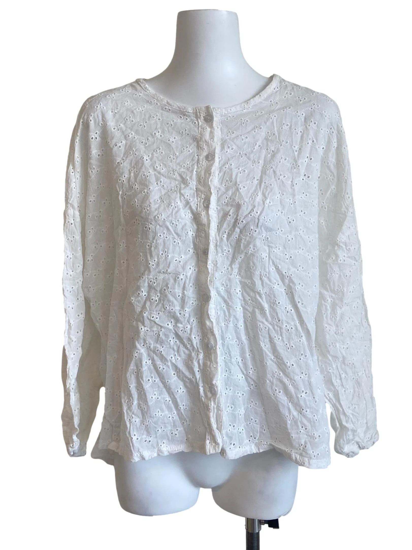 White Floral Button Down Embroidery Blouse
