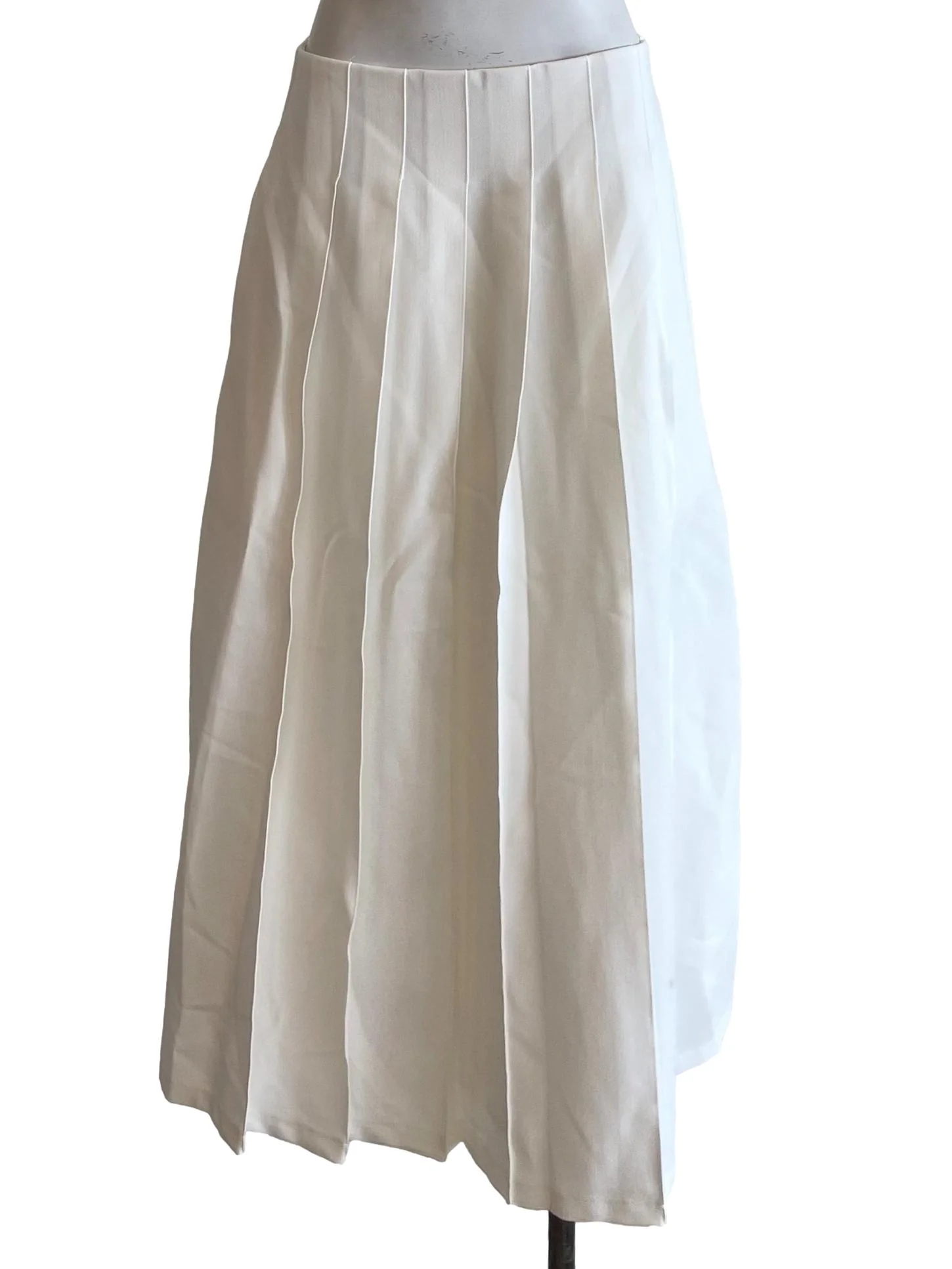White Pleats Long Skirt - Image 2