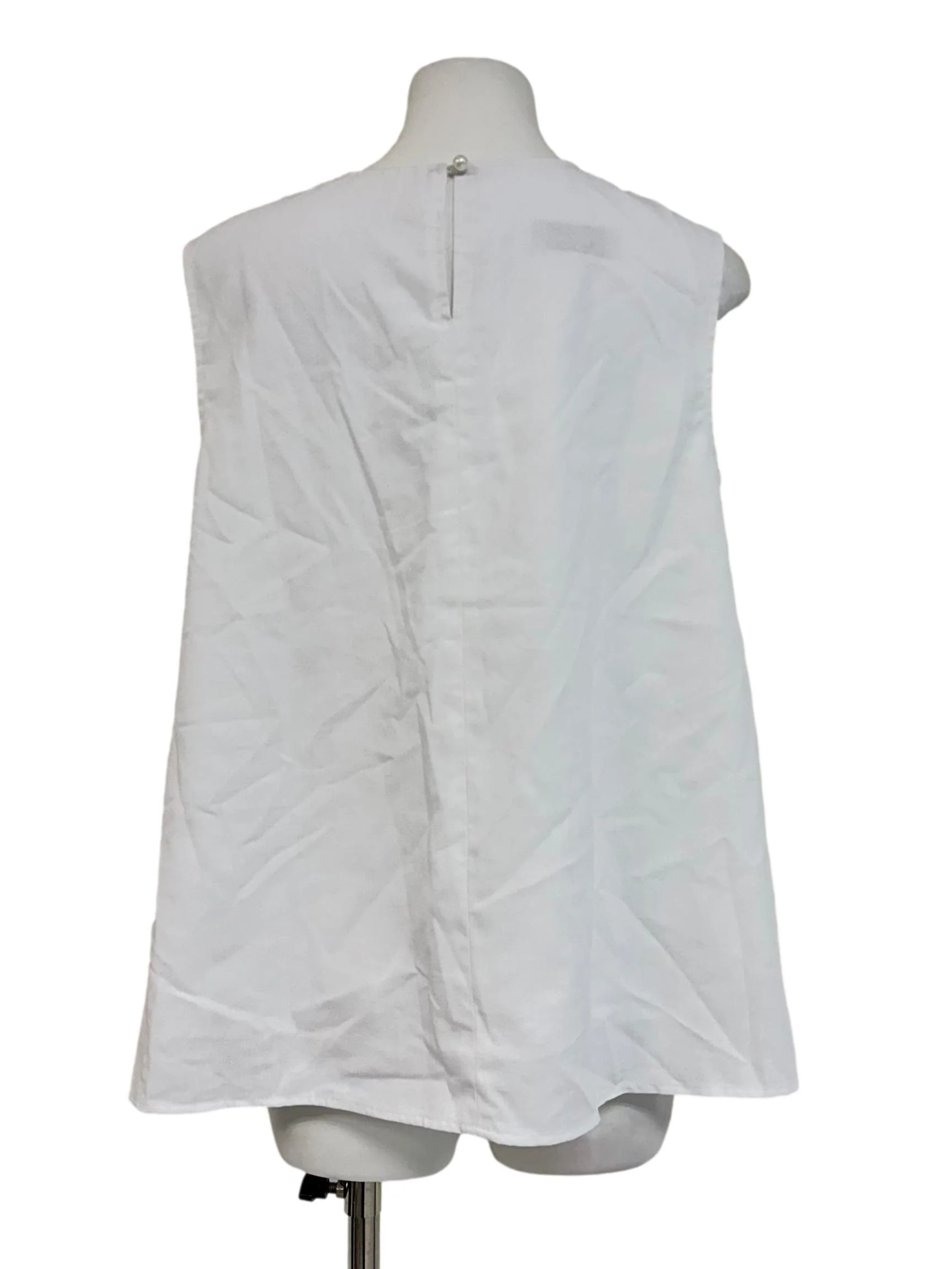 White Twist Pattern Sleeveless Top - Image 2