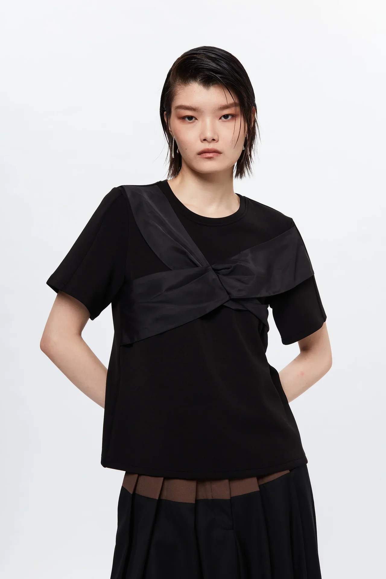 X-Cross Top In Black CSN - Image 2